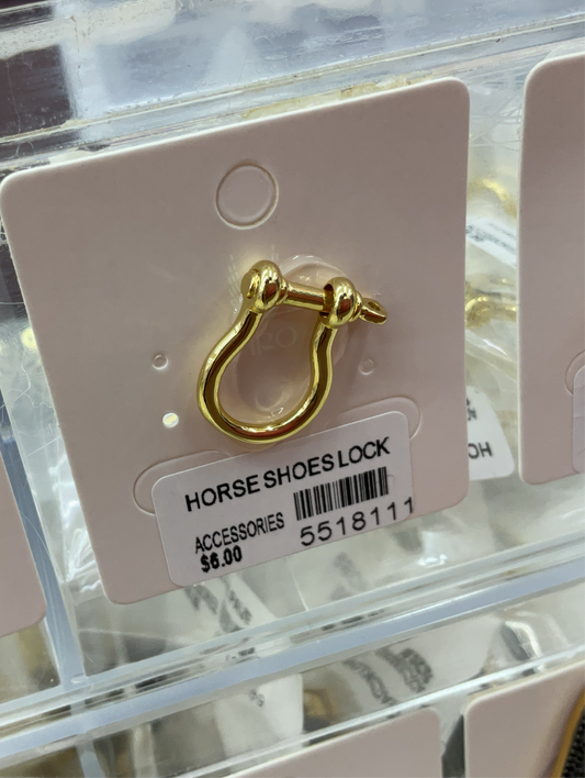 Horse shoes lock